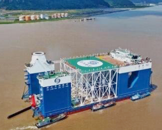 2019年  浙江華勘海洋 700t半潛起重船